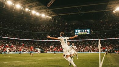 لاعب منتخب إنجلترا يحتفل بهدف في مباراة دولية أمام منتخب التشيك على ملعب ويمبلي